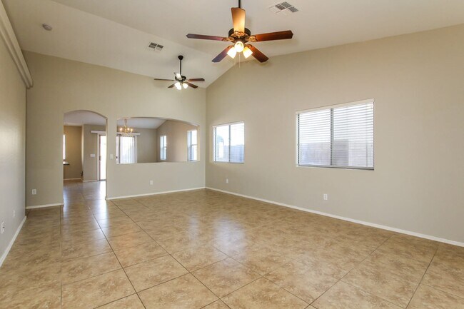 Building Photo - 4723 N 112th Gln