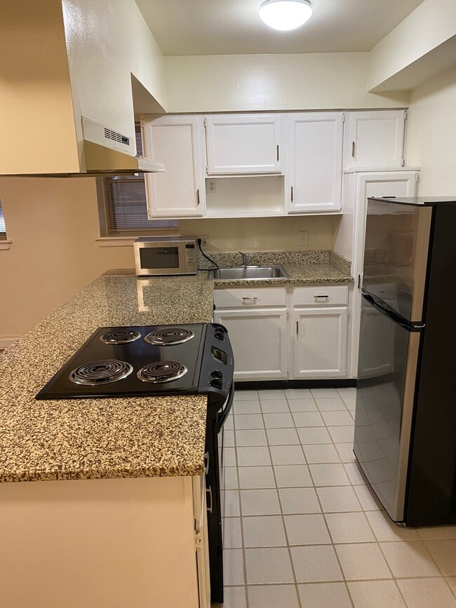 Kitchen - 4512 Westminster Pl
