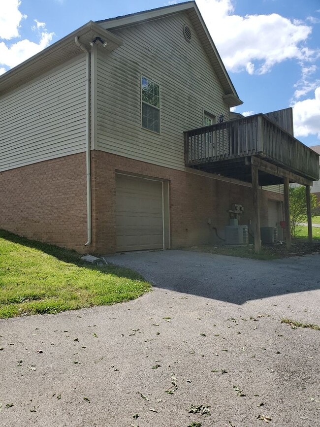 Building Photo - 197&amp;199 Scottie Drive