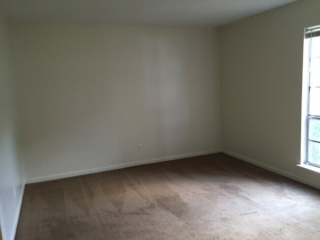 Foto del edificio - 3 Bed/2 Bath 2-Story Duplex in Prattville