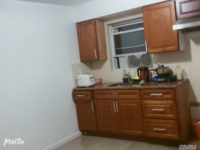 46 23 46 88 88th St Unit 1st F Queens Ny 11373 Apartment For Rent In Queens Ny Apartments Com