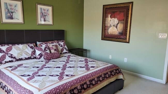 Foto del edificio - 8247 Hedgewood Dr