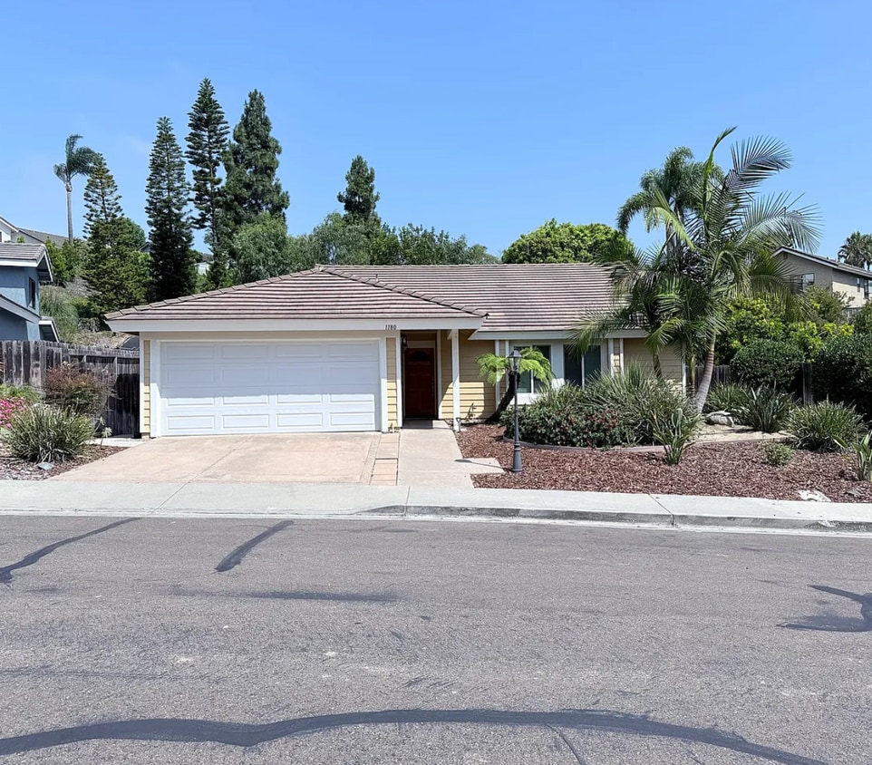 Primary Photo - 1180 Kildeer Ct