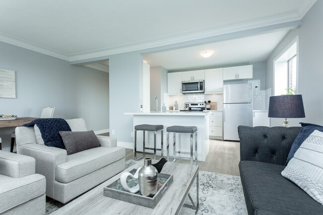 Building Photo - 977 Mohawk