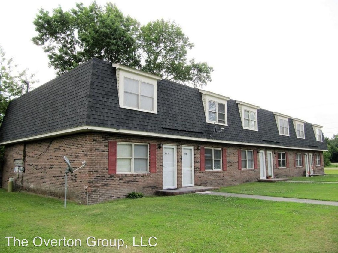 Primary Photo - 841 Lewis Dr