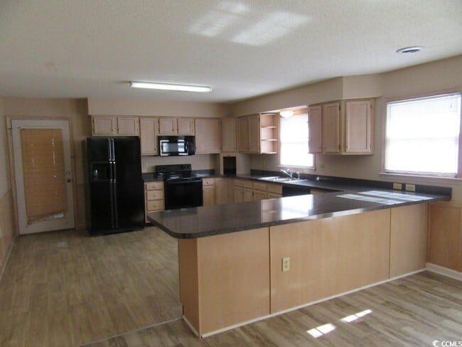 Building Photo - 4483 Baker St