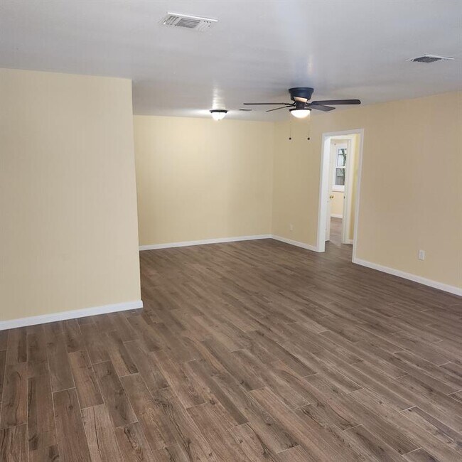 Foto del edificio - 4638 Cedar St