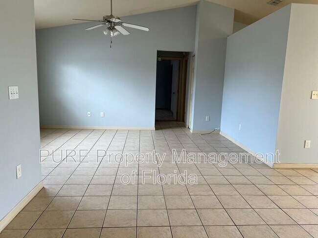 Foto del edificio - 52 Juniper Loop Pl