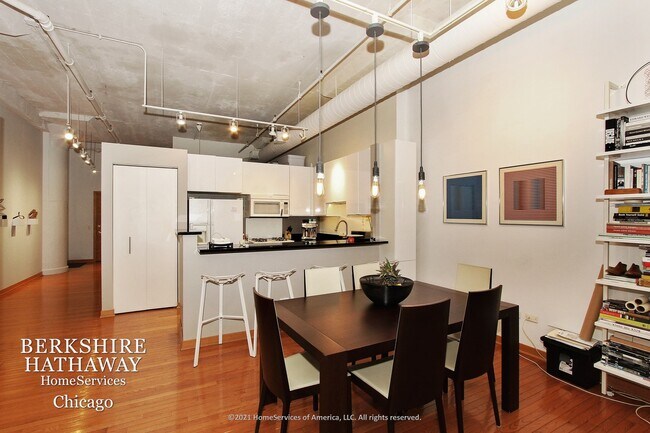 Foto del edificio - 333 W HUBBARD Street