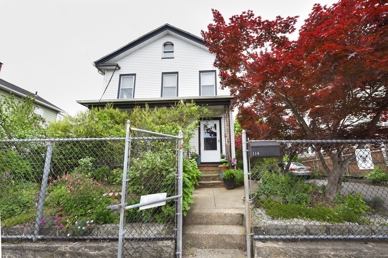 Primary Photo - 114 Jones Ave