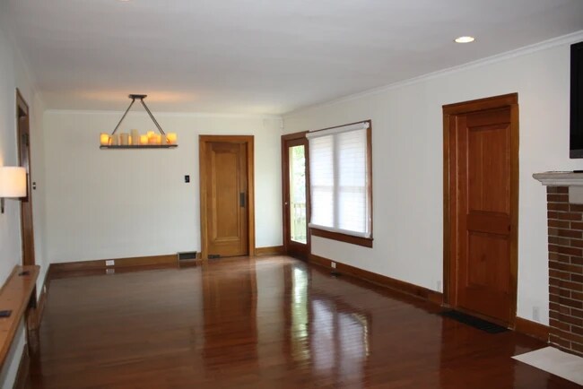 Foto del edificio - 810 E 1st St