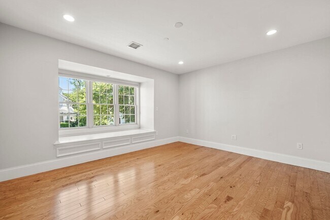 Foto del edificio - 137 Pleasant St
