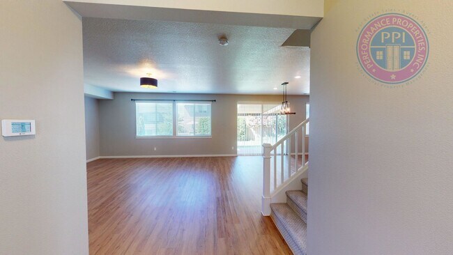 Foto del edificio - *Gresham - Luxury Craftsman, Central Air, ...