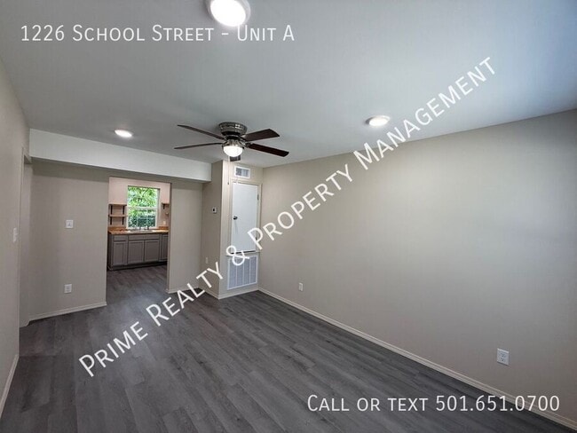 Building Photo - 1226 School St