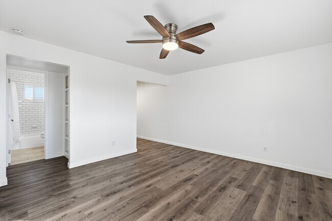 Foto del edificio - 1320 N 48th Pl