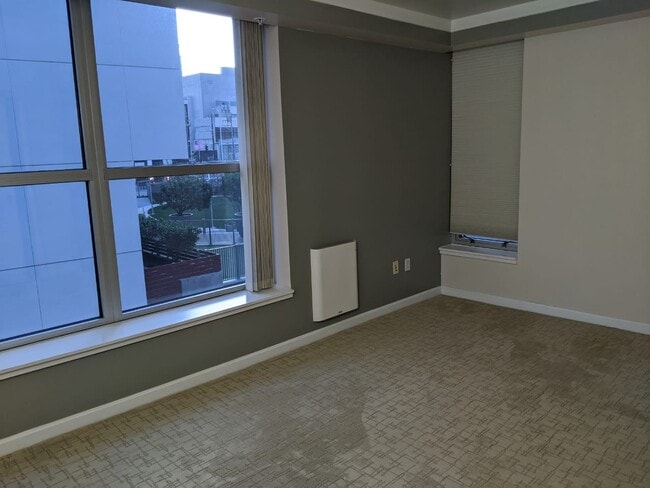 Building Photo - 400 Beale St