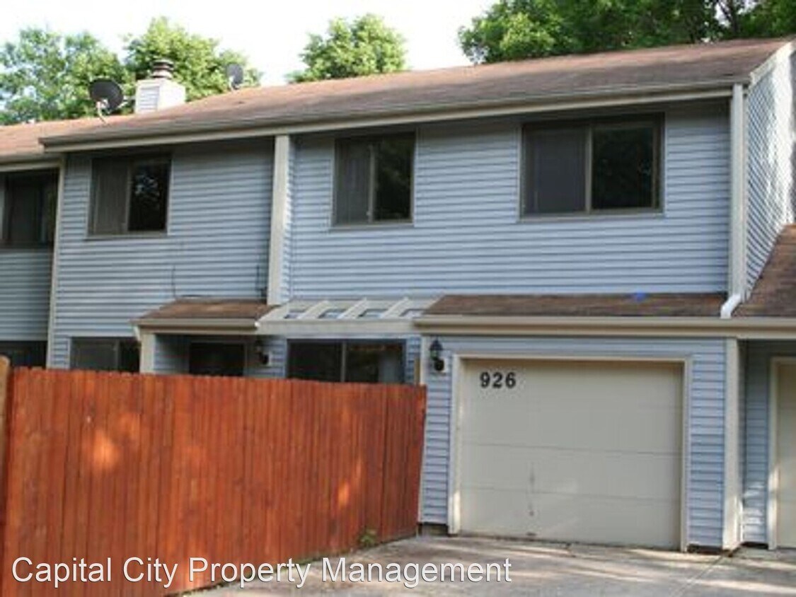 926 Breezewood Cir, Altoona, IA 50009 House Rental in Altoona, IA