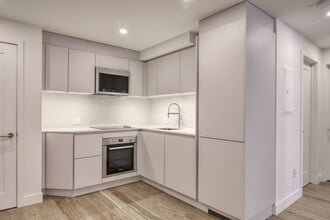 Building Photo - 1595 Rue Rachel E
