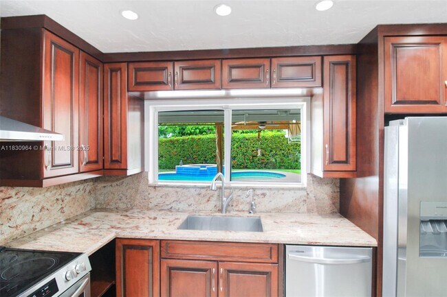 Foto del edificio - 11645 NE 20th Dr