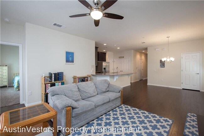 Building Photo - 3 br, 2 bath House - 2304 S Lakeline Blvd ...