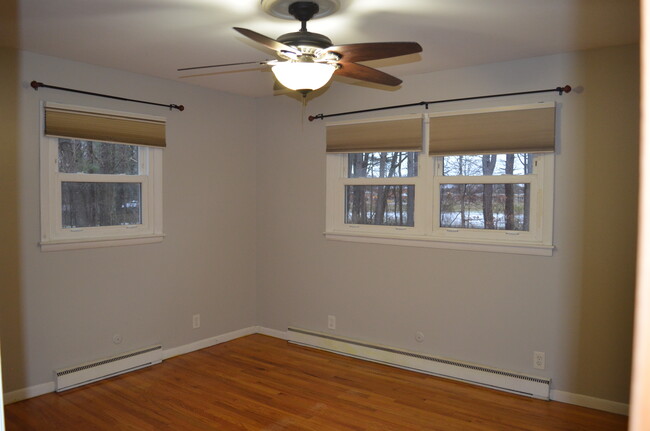 Master Bedroom - 599 Clifton Park Ctr Rd