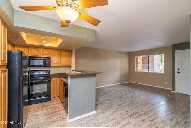 Building Photo - 3601 W Tierra Buena Ln
