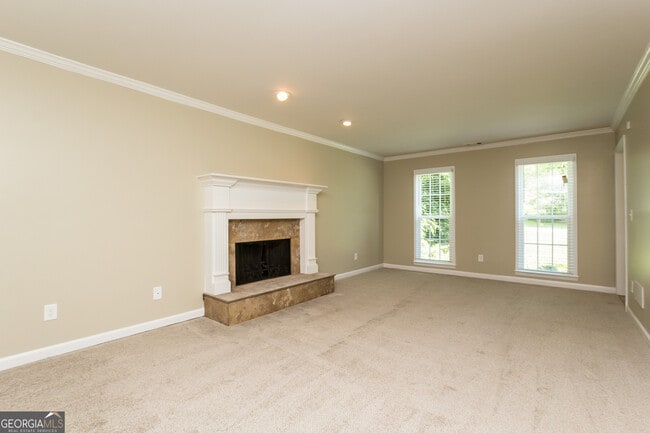 Building Photo - 320 Sumter Dr NE