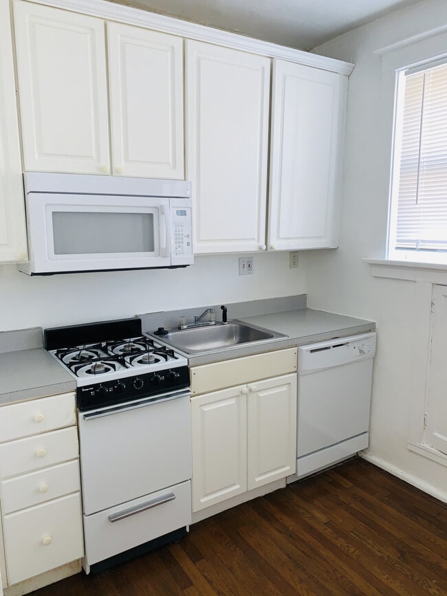 Building Photo - 1107 Bellevue