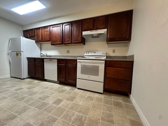 Foto del edificio - 4320 Sandy River Dr