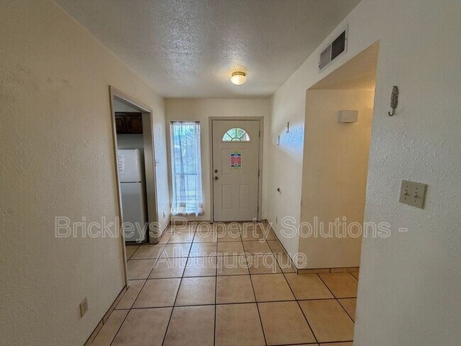 Foto del edificio - 9937 Clearwater St NW