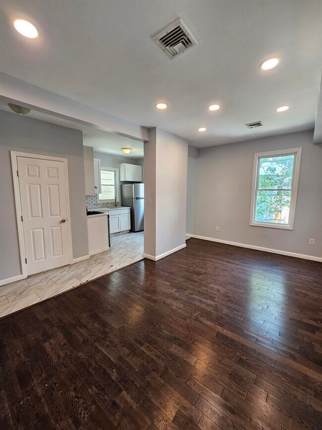 Building Photo - 222 Wilkinson Ave