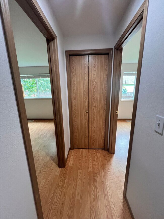 Foto del edificio - 4 Bedroom 2 Bathroom House Available Now!!!