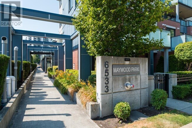 Photo du bâtiment - 6533-6533 McKay Ave