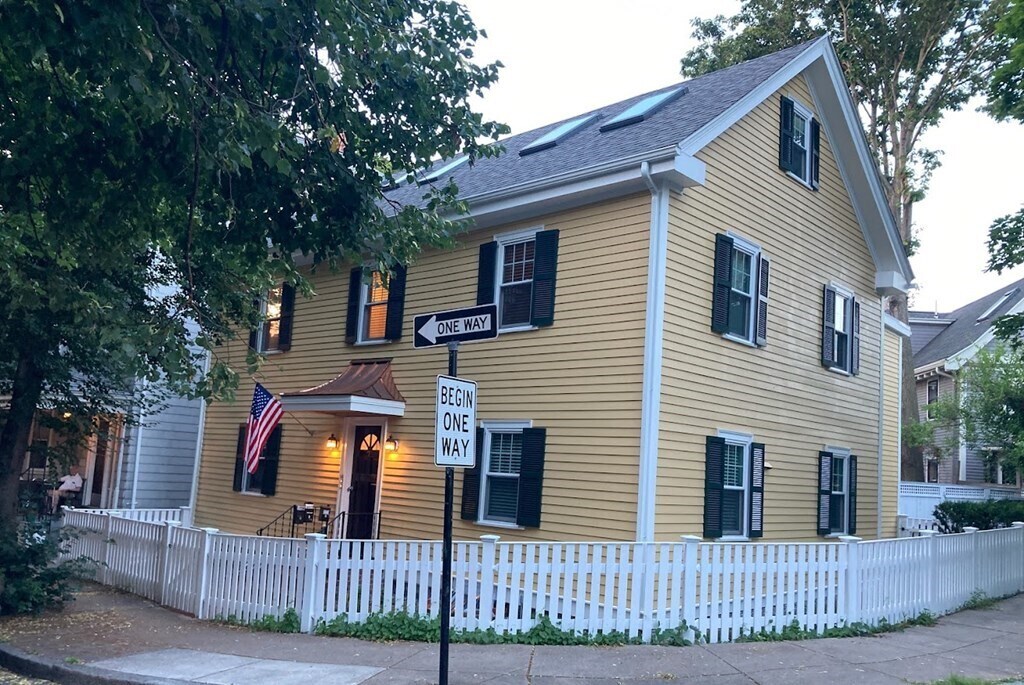 7 Perry St Unit 1L, Brookline, MA 02445 Room for Rent in Brookline