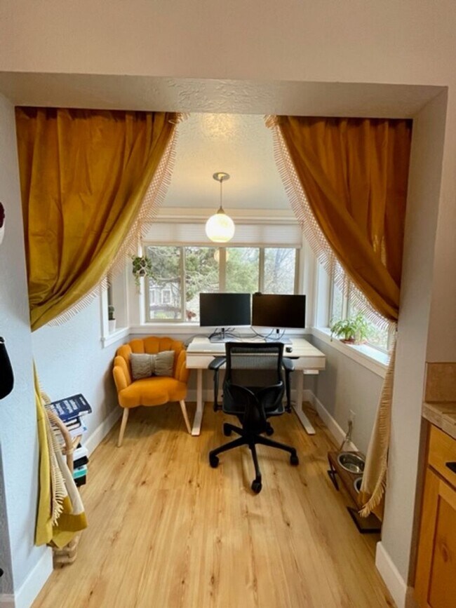 Foto del edificio - Beautiful Westside Terrace Cottage with W/...