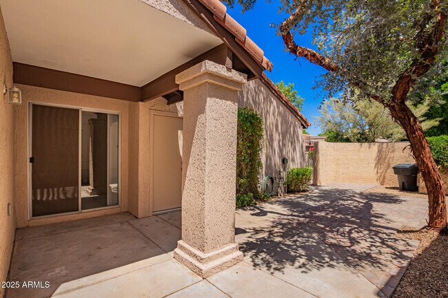 Building Photo - 10965 E Hope Dr