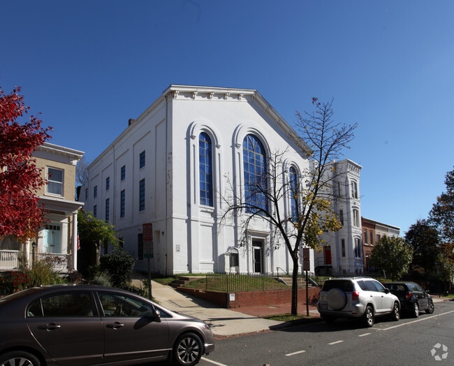 Building Photo - 514 4th St SE