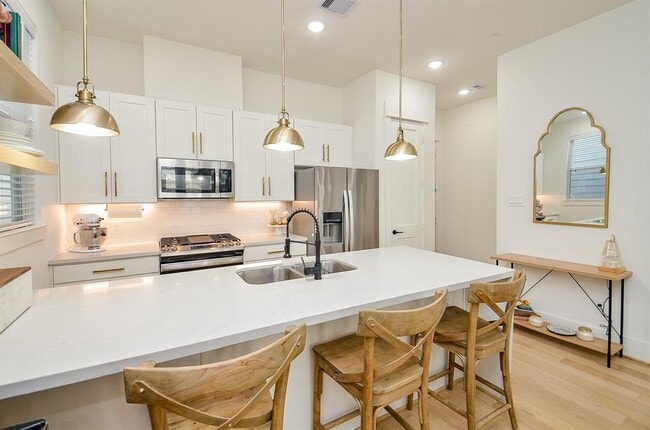 Building Photo - 9020 Wellspring Dr