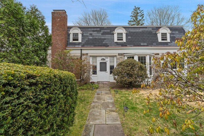 Foto del edificio - 598 N Lake Blvd