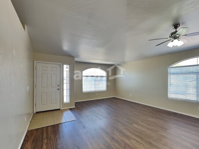Building Photo - 3537 E Murrieta Rd