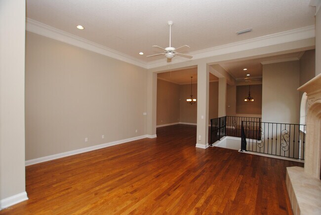 Building Photo - 120 Cuello Ct