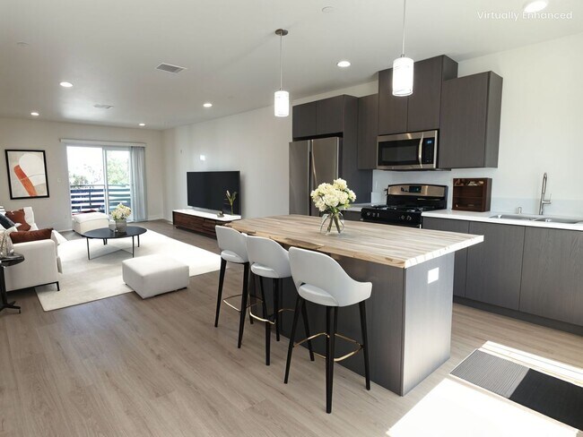 Foto del edificio - Modern Townhome Community in Prime Mid-City