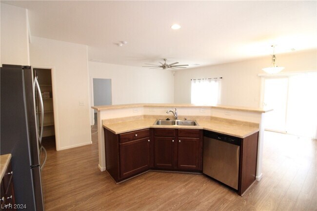 Building Photo - 2349 Rock Slide Cir