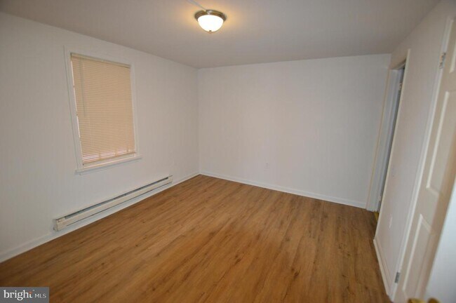 Building Photo - 109 S Bentz St