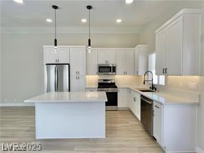 Foto del edificio - 8456 W Gilmore Ave