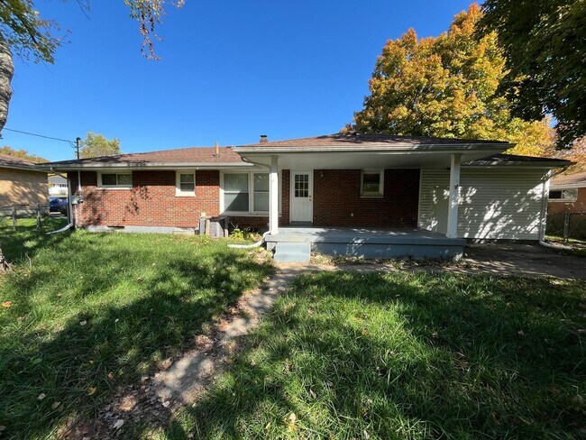 Building Photo - 1347 Oakmont Ave