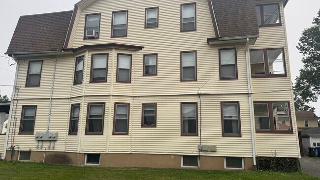 Building Photo - 1145 Boulevard
