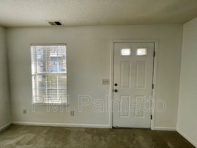 Building Photo - 944 Schofield Ln