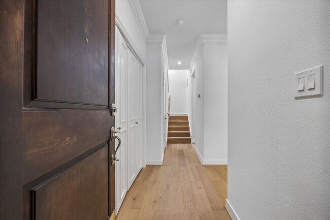 Building Photo - 201 Litchfield Ln