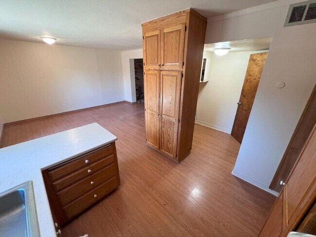 Building Photo - Nor Cal Realty, Inc - 3 bedroom 2.5 bath t...